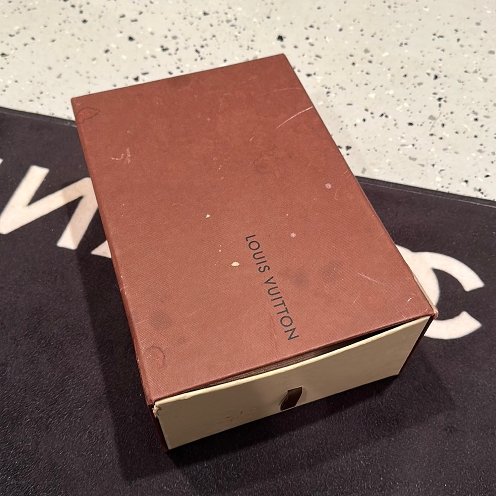 Authentic Louis Vuitton spa slip ons - Picture 1 of 8